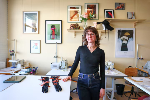 Dutch glovemaker builds following in Hollywood and beyond